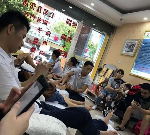 吸金5800億，下班年輕人擠進足療店，修腳理發小店悶聲發大財