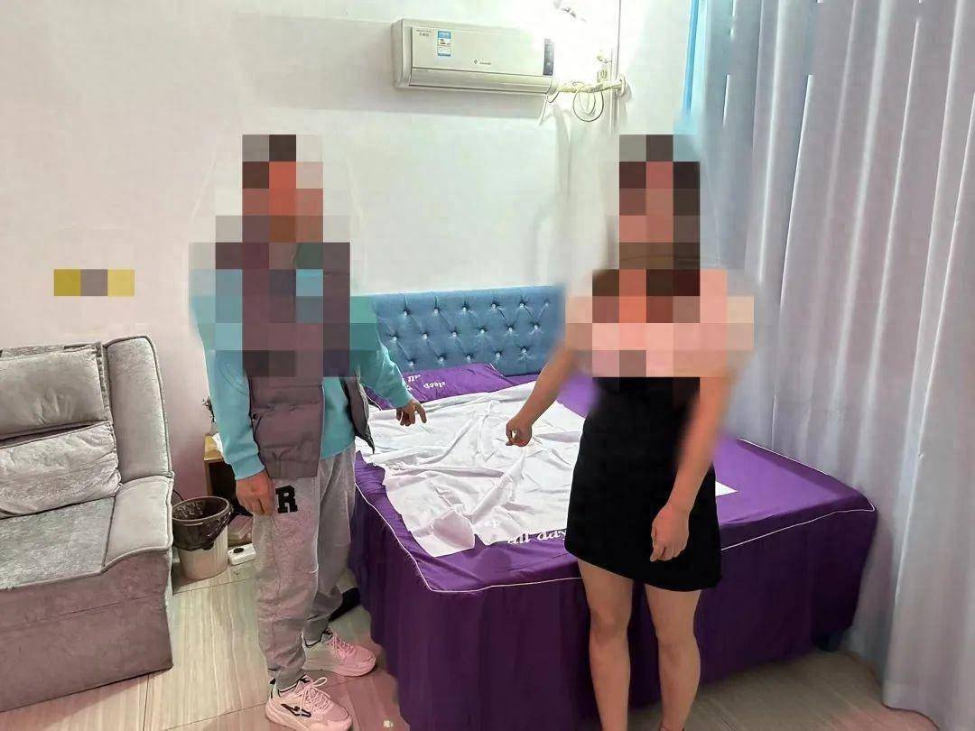 贛州兩家足浴館暗藏玄機，警方突襲擒五人，原來“特殊服務”附贈理發